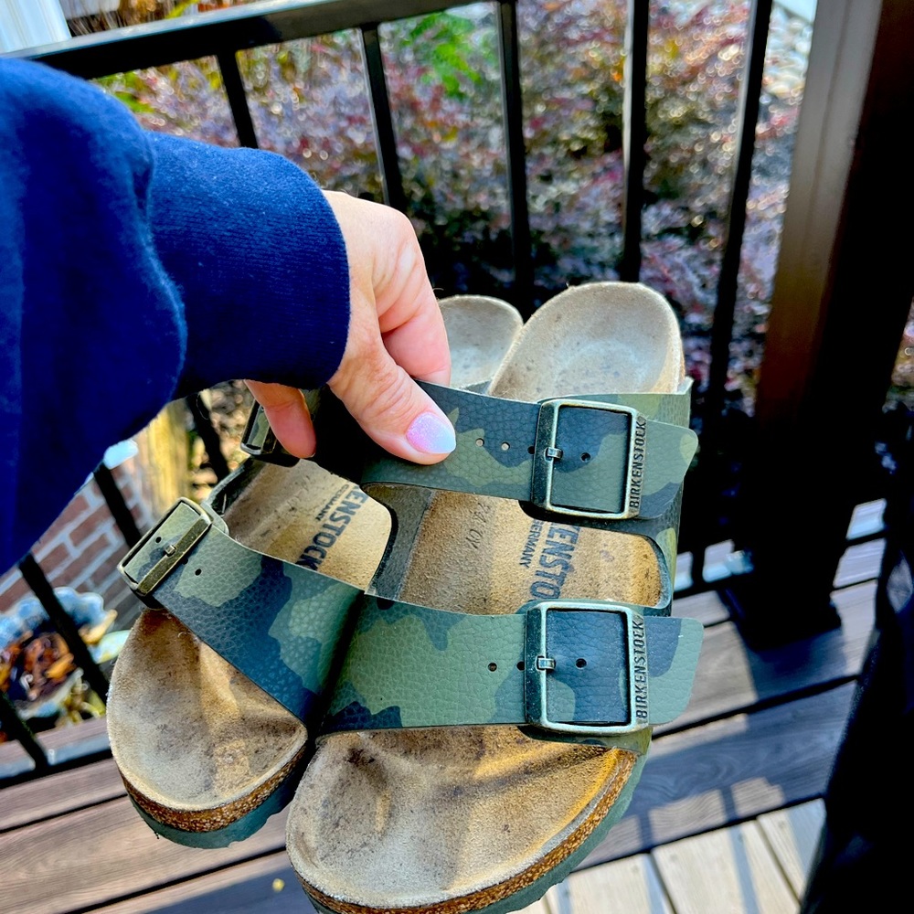 Camo Birkenstocks. Size 37. Excellent condition. Never worn outside.
